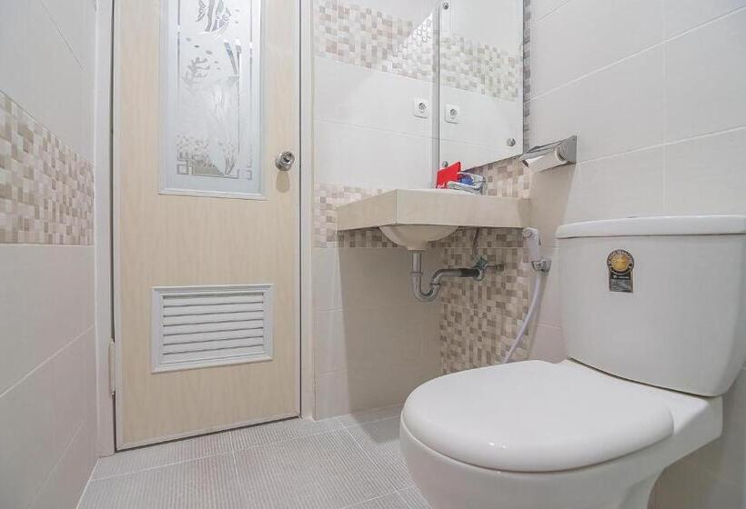Номер Стандарт, Reddoorz Near Mt Haryono Semarang
