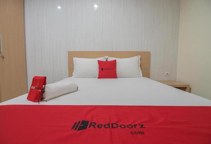 Номер Стандарт, Reddoorz Near Mt Haryono Semarang
