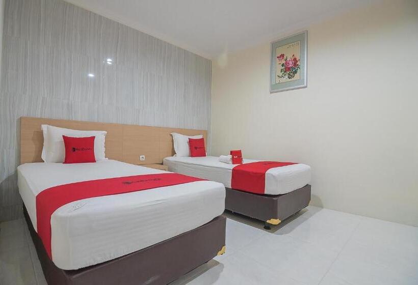 Номер Стандарт, Reddoorz Near Mt Haryono Semarang