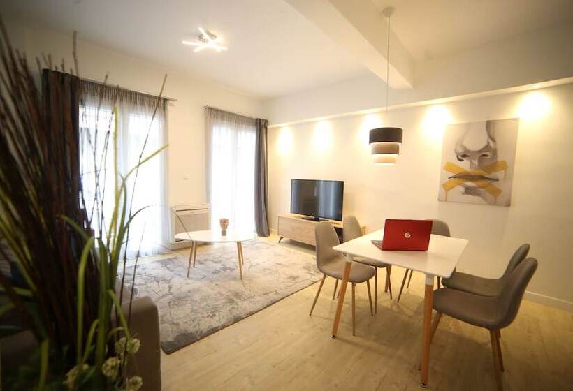 Апартаменты 2 Спальни, Athens Morum City Apartments