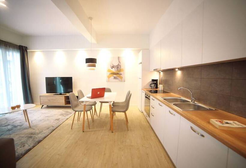 Апартаменты 2 Спальни, Athens Morum City Apartments