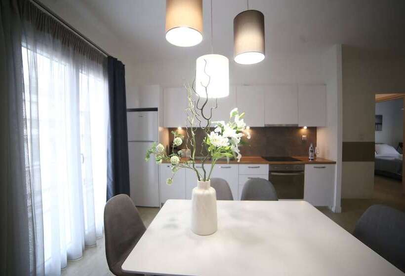 Апартаменты 3 Спальни, Athens Morum City Apartments