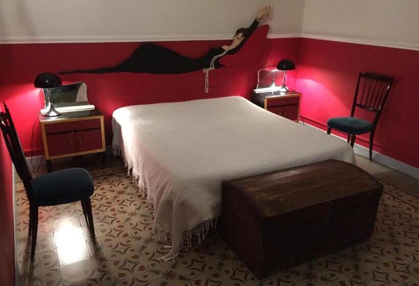 غرفة كلاسيكية ثلاثية, Maison Decò