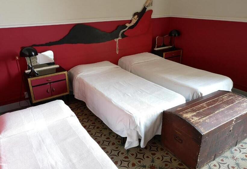 غرفة كلاسيكية ثلاثية, Maison Decò