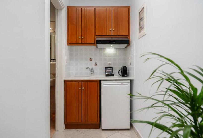 استودیو استاندارد با تخت کینگ, Erato Inn Naxos