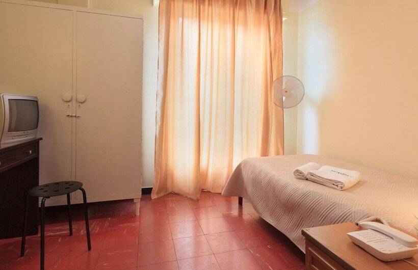 اتاق استاندارد یک تخته با سرویس بهداشتی مشترک, Artemision