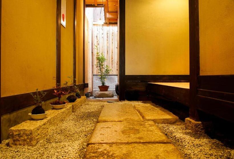 Номер Стандарт, Kariya Ryokan Q