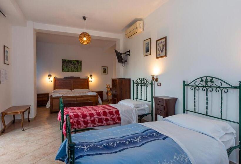 带海景标准四人间, Agriturismo Dell'etna