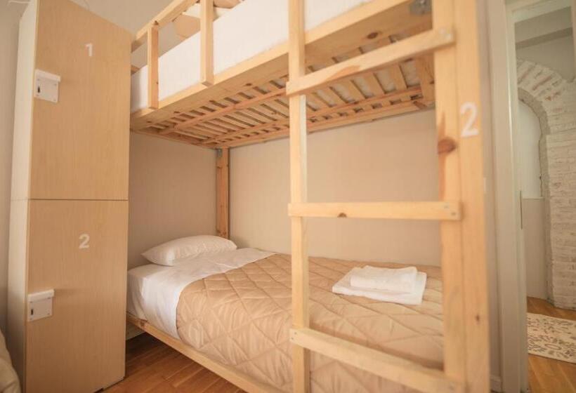 공동 객실, Mosaic Home