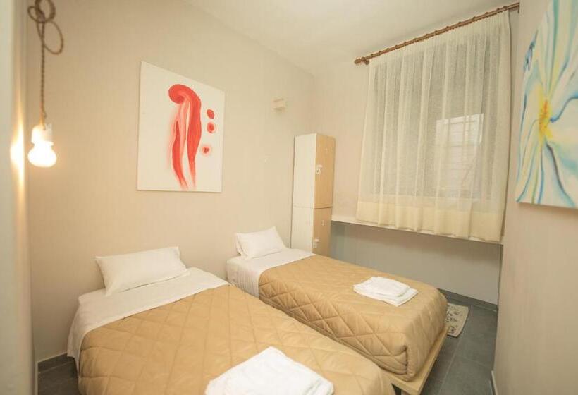 이코노미 룸, Mosaic Home
