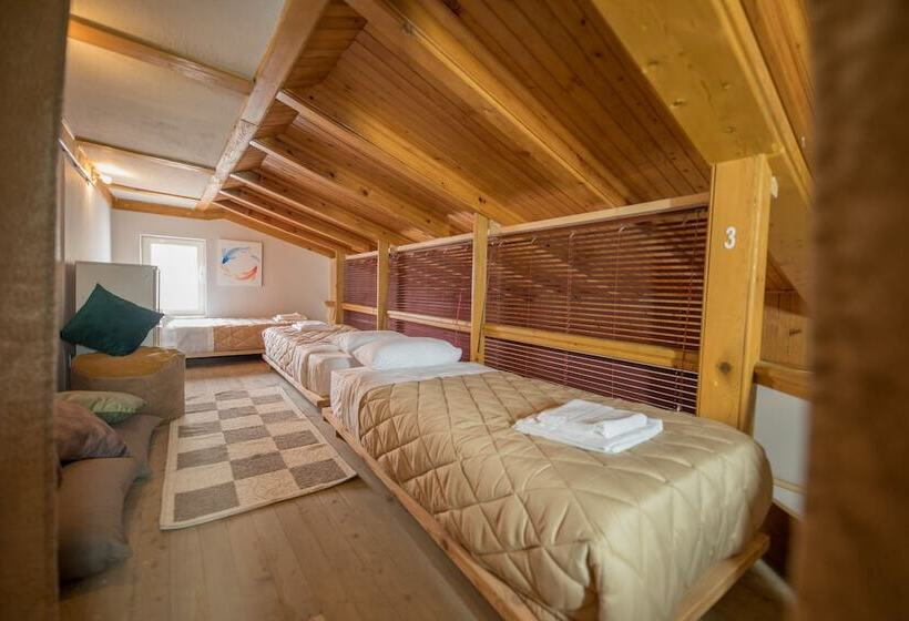 공동 객실, Mosaic Home