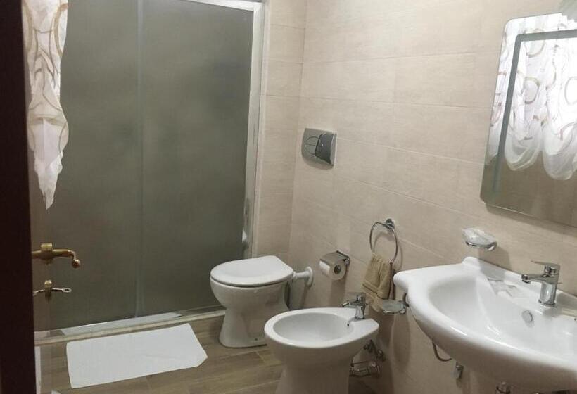 Chambre Supérieure, Beauty House