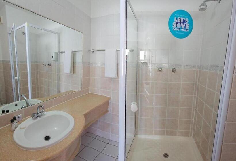 חדר סטנדרט, 9 On Barrack