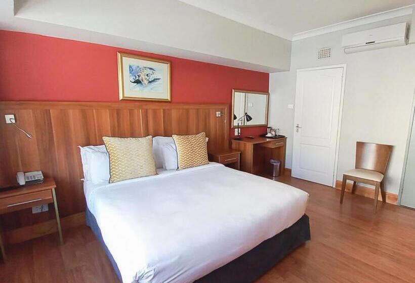 חדר סטנדרט, 9 On Barrack