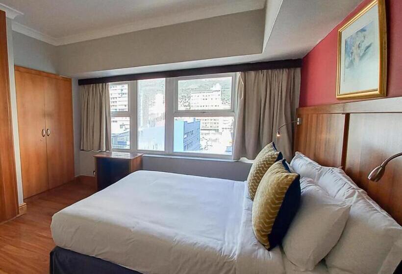 חדר סטנדרט, 9 On Barrack