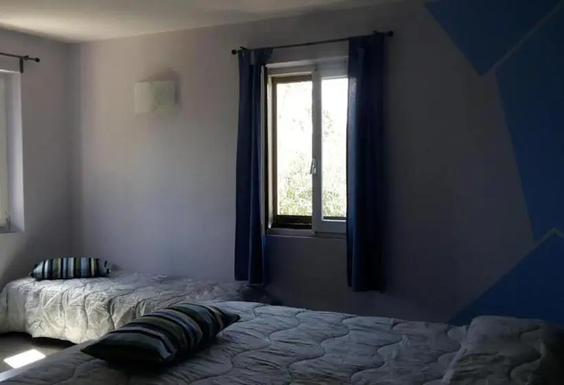 Superior-perhehuone, Sotto L'ulivo