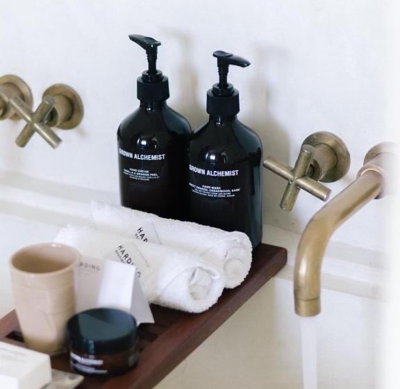 디럭스 룸 킹사이즈 침대, Harding Boutique