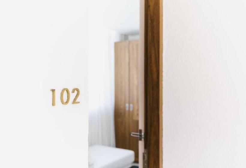 스탠다드 룸 킹사이즈 침대, Harding Boutique