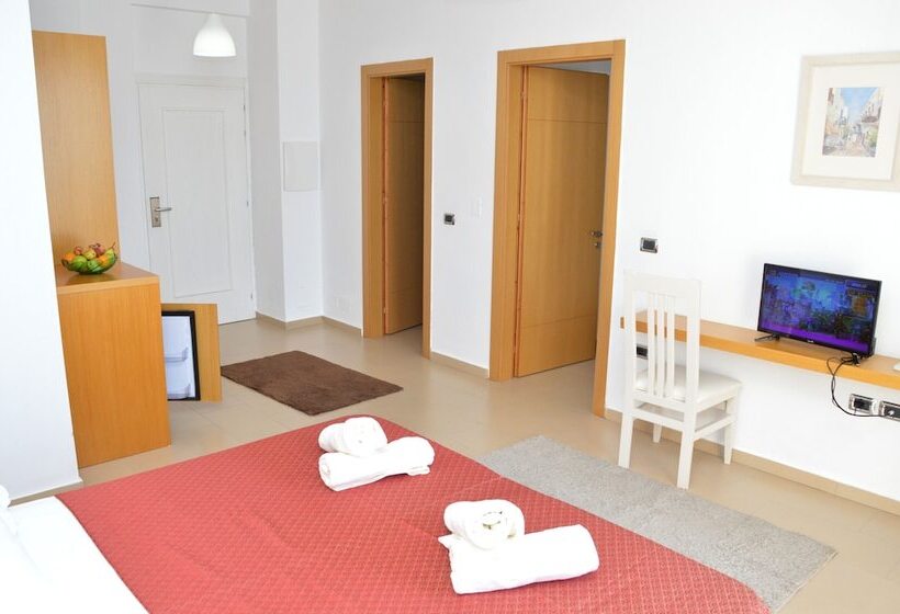 סוויטה משפחתית, Pastarella Radhime