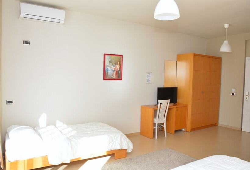 Triple Room Sea View, Pastarella Radhime