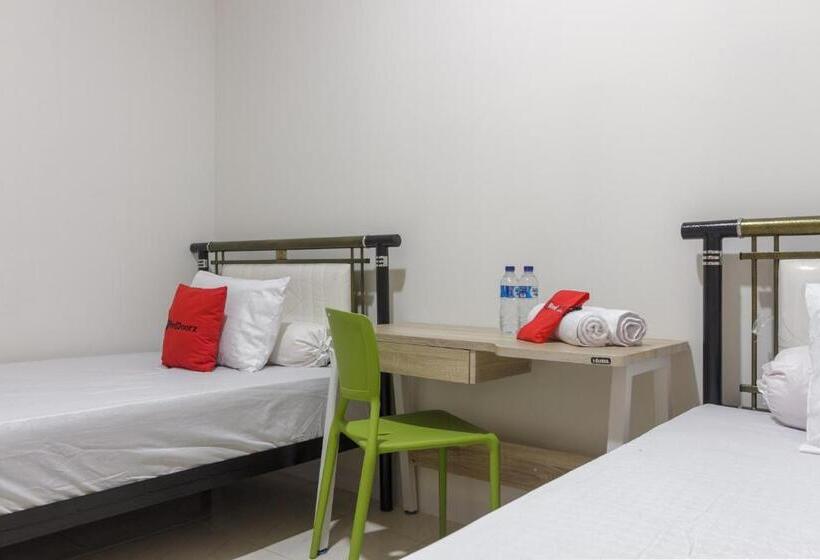 Номер Стандарт, Reddoorz Near Ap Pettarani 3