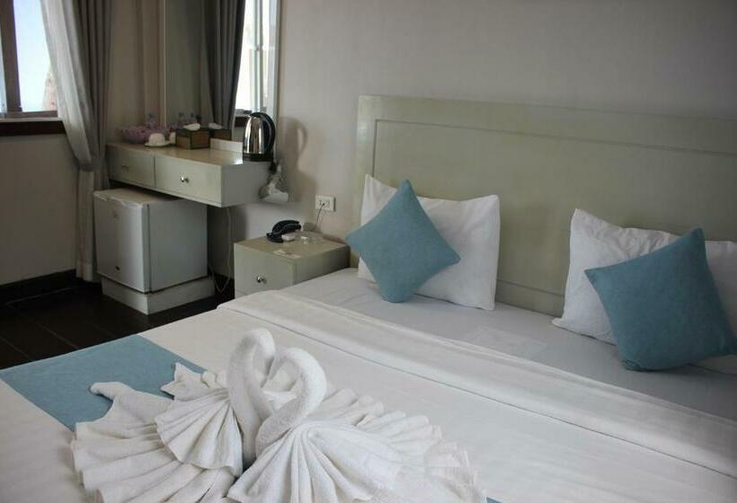 豪华洋房, Scarlet Sails Resort