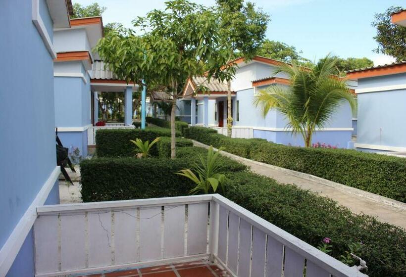 スーペリアールーム, Scarlet Sails Resort