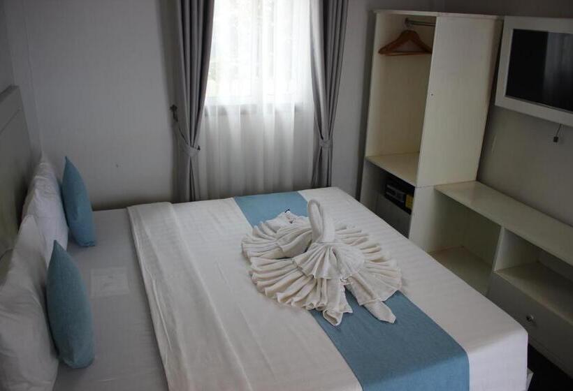 デラックスバンガロー, Scarlet Sails Resort