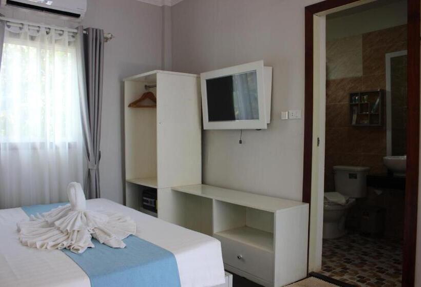 デラックスバンガロー, Scarlet Sails Resort