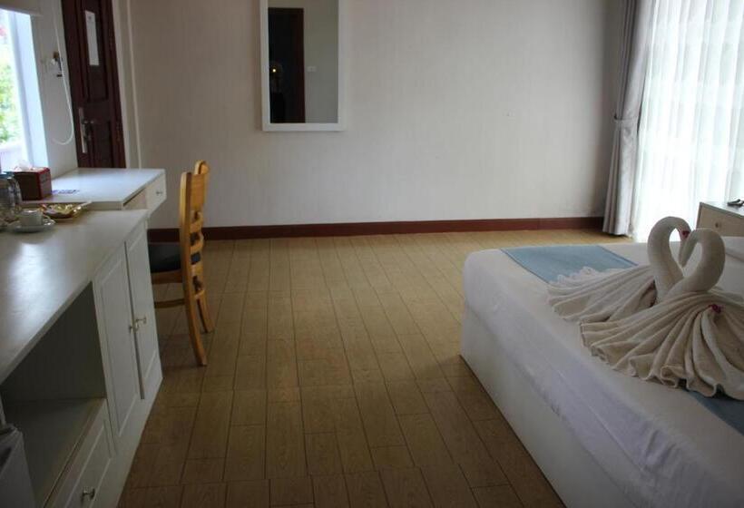 スーペリアールーム, Scarlet Sails Resort