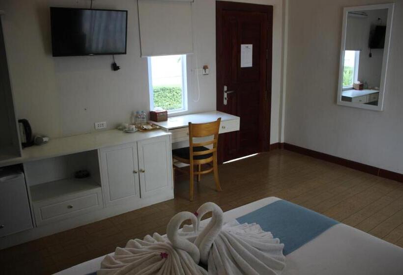 高级大房间, Scarlet Sails Resort