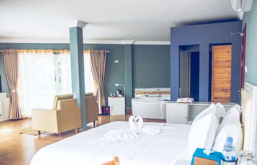 オーシャンビュースイート, Scarlet Sails Resort