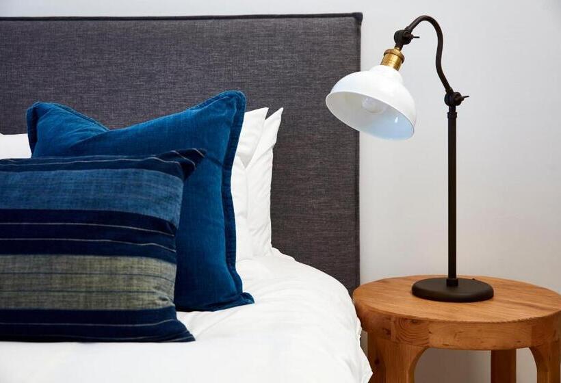 스탠다드 룸, The Clovelly