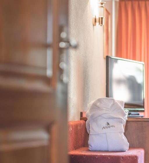 اتاق سوپریور با چشمانداز, Antares