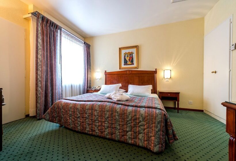 اتاق استاندارد یک نفره, Churchill