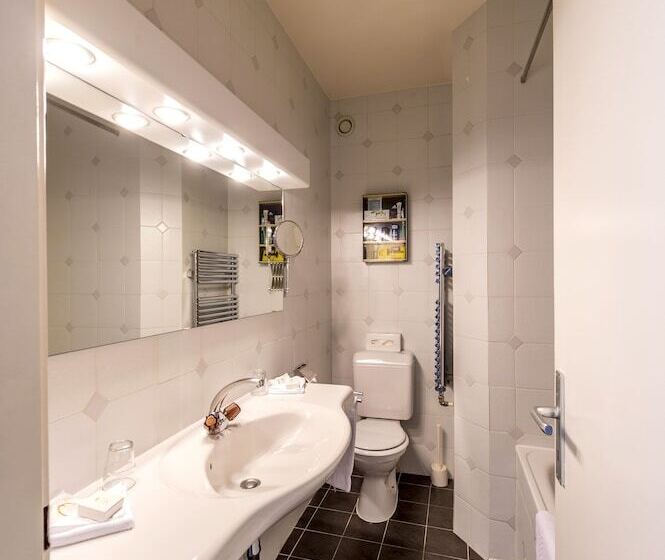 اتاق سوپریور, Churchill