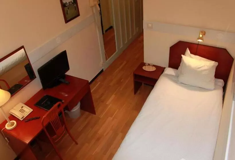 Egyágyas Economy Szoba, First Hotel Statt