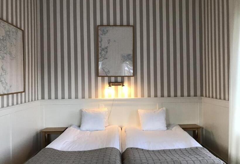 Полулюкс, First Hotel Statt