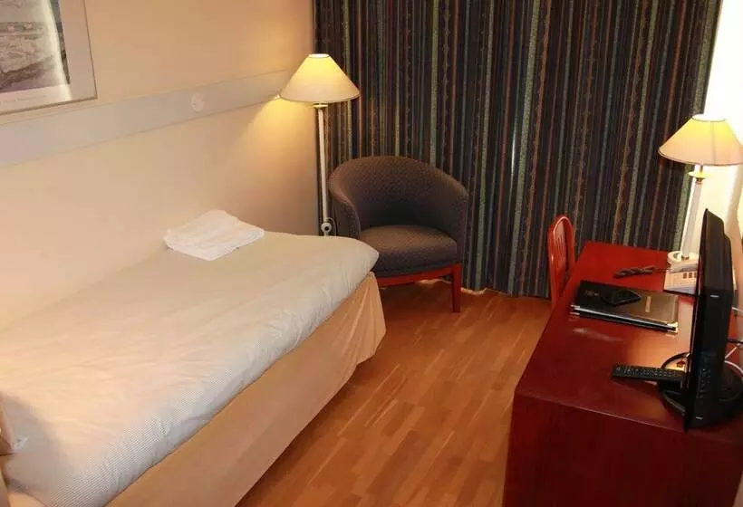 Egyágyas Economy Szoba, First Hotel Statt