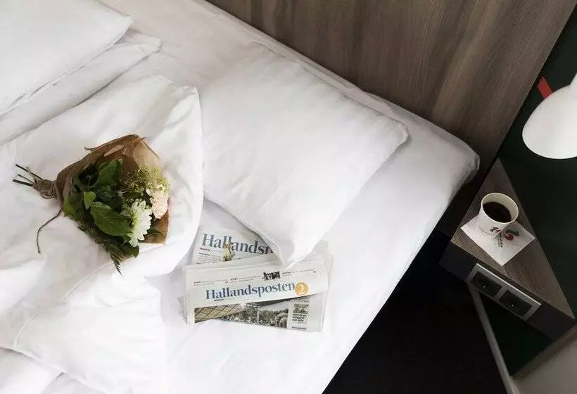 اتاق خانوادگی, Good Morning+ Halmstad