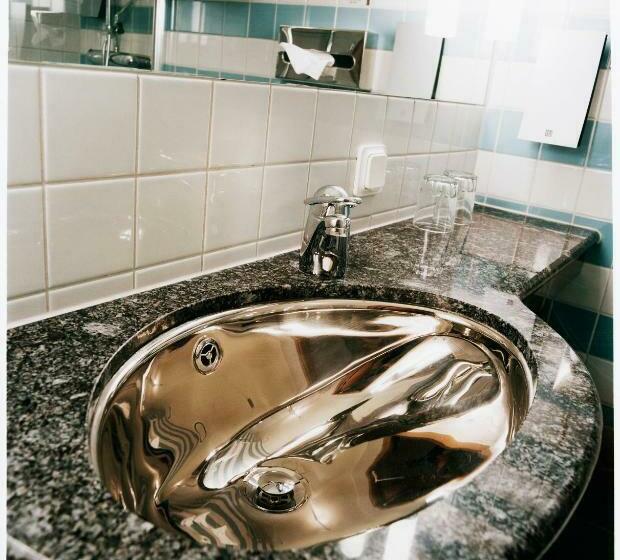 标准间, L Heden   Bw Signature Collection