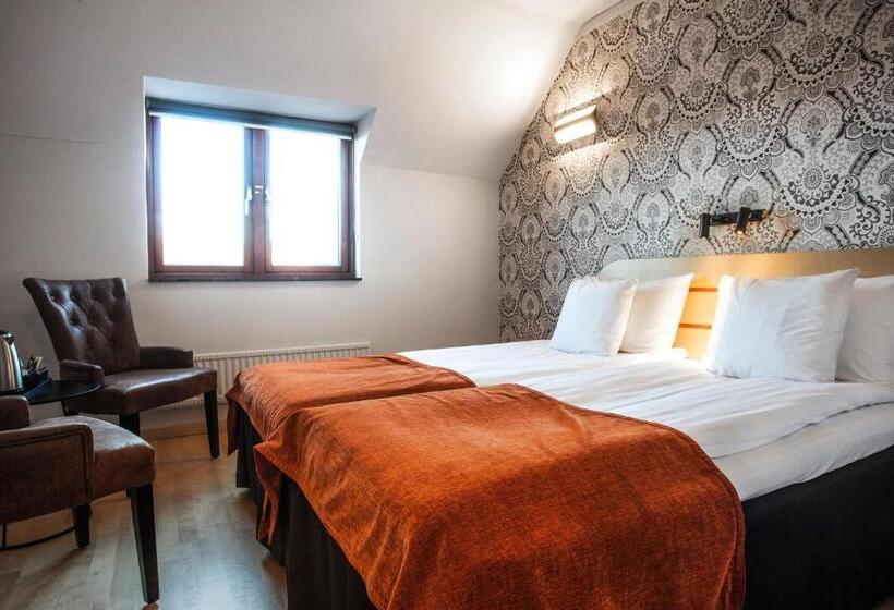 标准间, L Heden   Bw Signature Collection