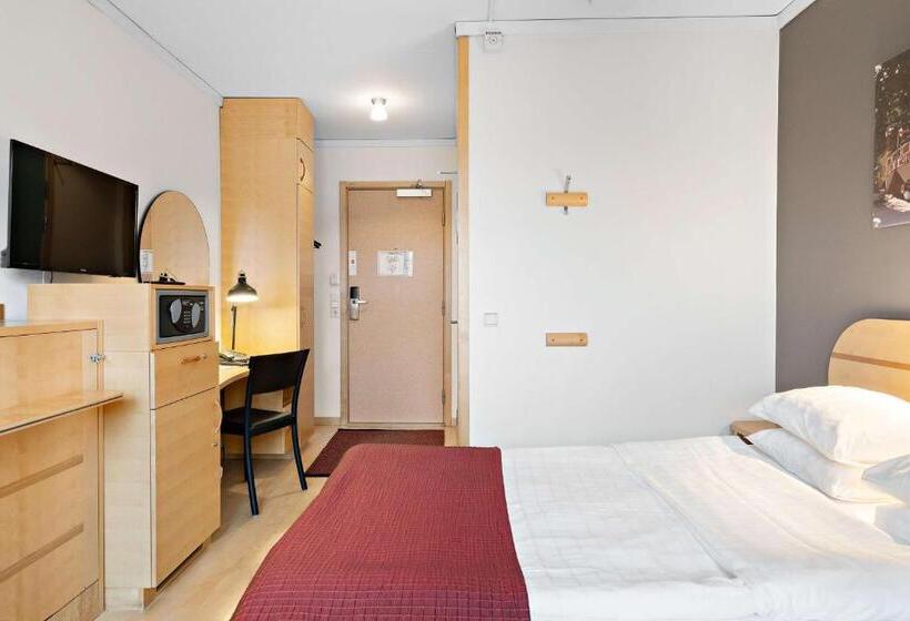 带特大床的标准间, L Heden   Bw Signature Collection