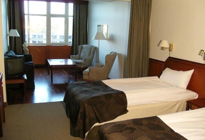 Семейный Номер, Ronnebybrunn