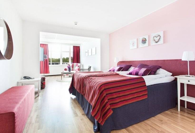 Семейный Номер, Ronnebybrunn