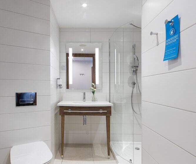 اتاق خانوادگی, Hampton By Hilton Kalisz