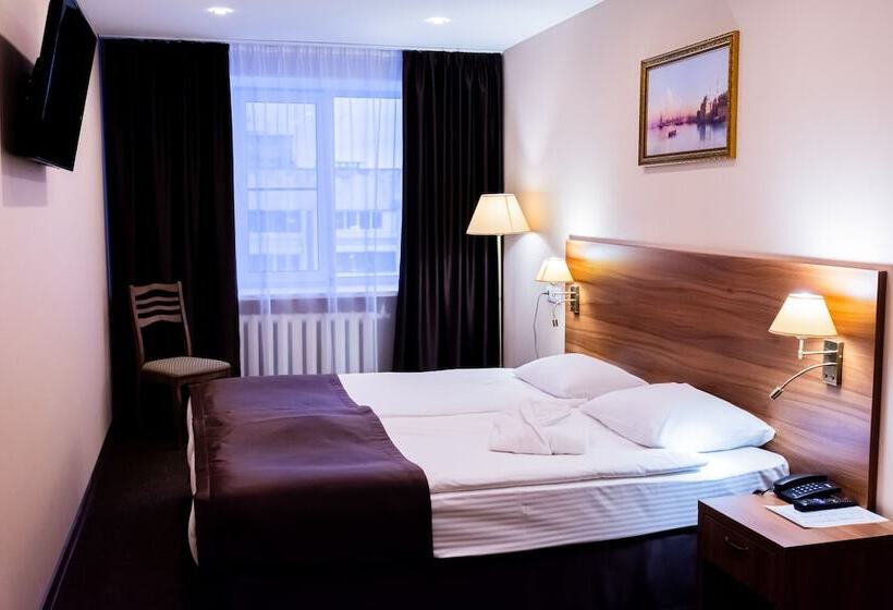 استودیوی استاندارد, Amaks Tourist