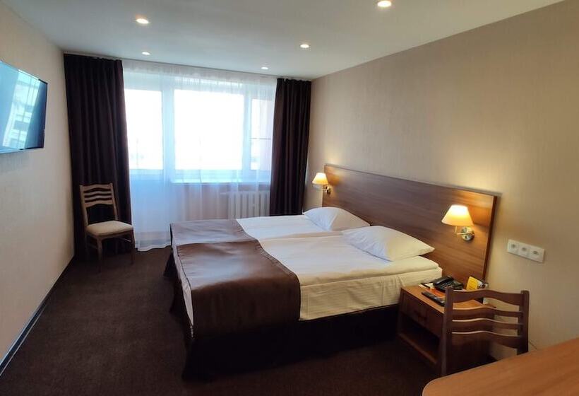 استودیوی استاندارد, Amaks Tourist