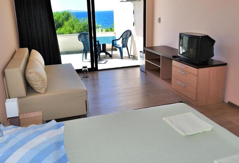 景色の見えるスタンダード４人部屋, Ana Murter