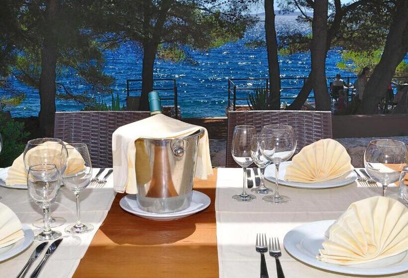 オーシャンビューファミリールーム, Ana Murter